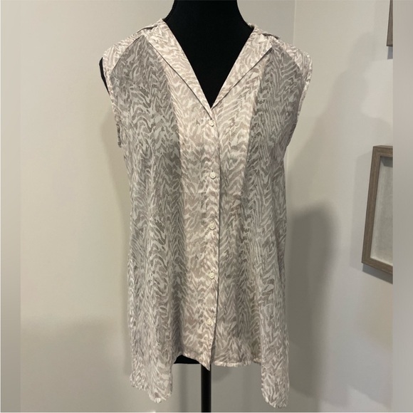 H&M Tops - H&M White & Tan Sheer Button-Up Abstract Pattern Collared Blouse EUC